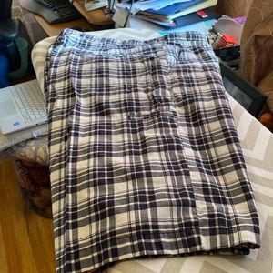 Men’s plaid shorts